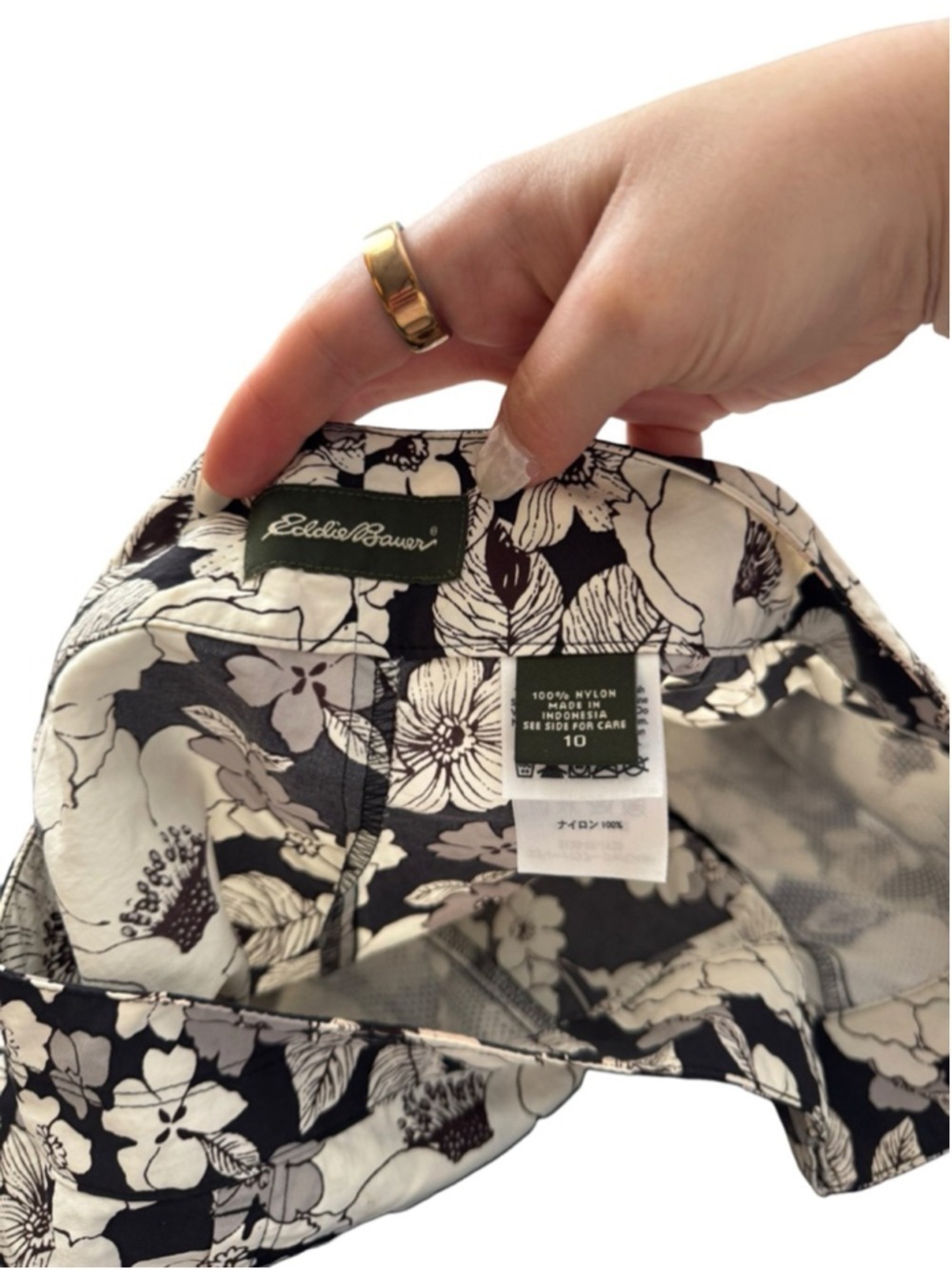 Women's Eddie Bauer Black and White Floral Shorts Size 10 - Picture 3 of 5